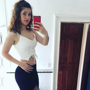 Meet your Posher, Ariella